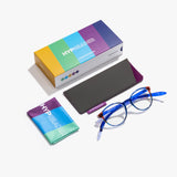 Hypreader Aries Brille in Blau mit Verpackung, Etui und farbigem Reinigungstuch – nachhaltiges Zubehör inklusive.