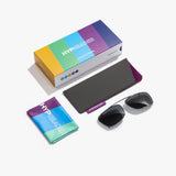 Hypreader Leo Sunclip mit Verpackung, Etui und Reinigungstuch – Komplettset in kräftigen Farben auf weißem Hintergrund