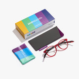 Lieferumfang der Hypreader Lesebrille Aries in Rot: Brille, Etui, farbenfrohes Reinigungstuch und umweltfreundliche Verpackung.