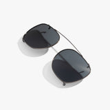 Der Clip-On des Modells Orion liegt alleine auf weißem Grund.