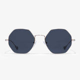 Hypreader Sonnenbrille Aquila in Silber mit grau Gläsern – elegante, achteckige Sonnenbrille mit filigranem Metallrahmen, modernes Design für Damen und Herren in Frontansicht