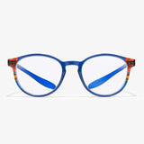 Frontansicht der Hypreader Blaulichtfilterbrille Aries in Blau mit transparentem Rahmen und farbigem Streifendetail an der Seite, klare Gläser mit Blaulichtfilter.