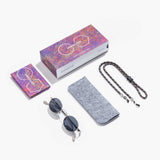 Lieferumfang der Hypreader Gemini Silber/Schwarz: Brille, Etui, Brillenband, Putztuch und bunte Box.