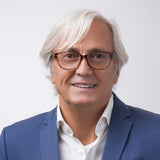 Senior trägt Pyxis in braun von Hypreader, Business Look