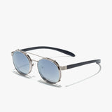 Hypreader Taurus Gunmetal Sonnenbrille mit Clip-on-Mechanismus in Seitenansicht mit blau-grauen Gläsern