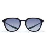 Detailfoto der Hypreader Orion Sonnenbrille in Schwarz auf weißem Hintergrund – klassisches Accessoire mit schlichter Eleganz.