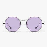 Hypreader Aquila Sonnenbrille von vorne – achteckige Gläser mit lila Tönung und zartem schwarzem Metallrahmen auf hellem Hintergrund